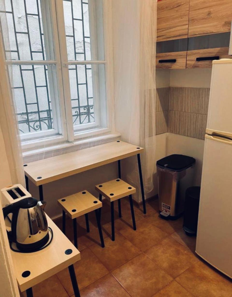 Ejjeli Majom Hostel Budapeşte Dış mekan fotoğraf