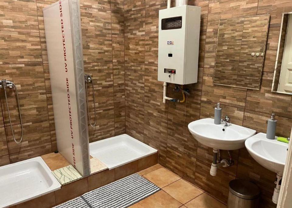 Ejjeli Majom Hostel Budapeşte Dış mekan fotoğraf