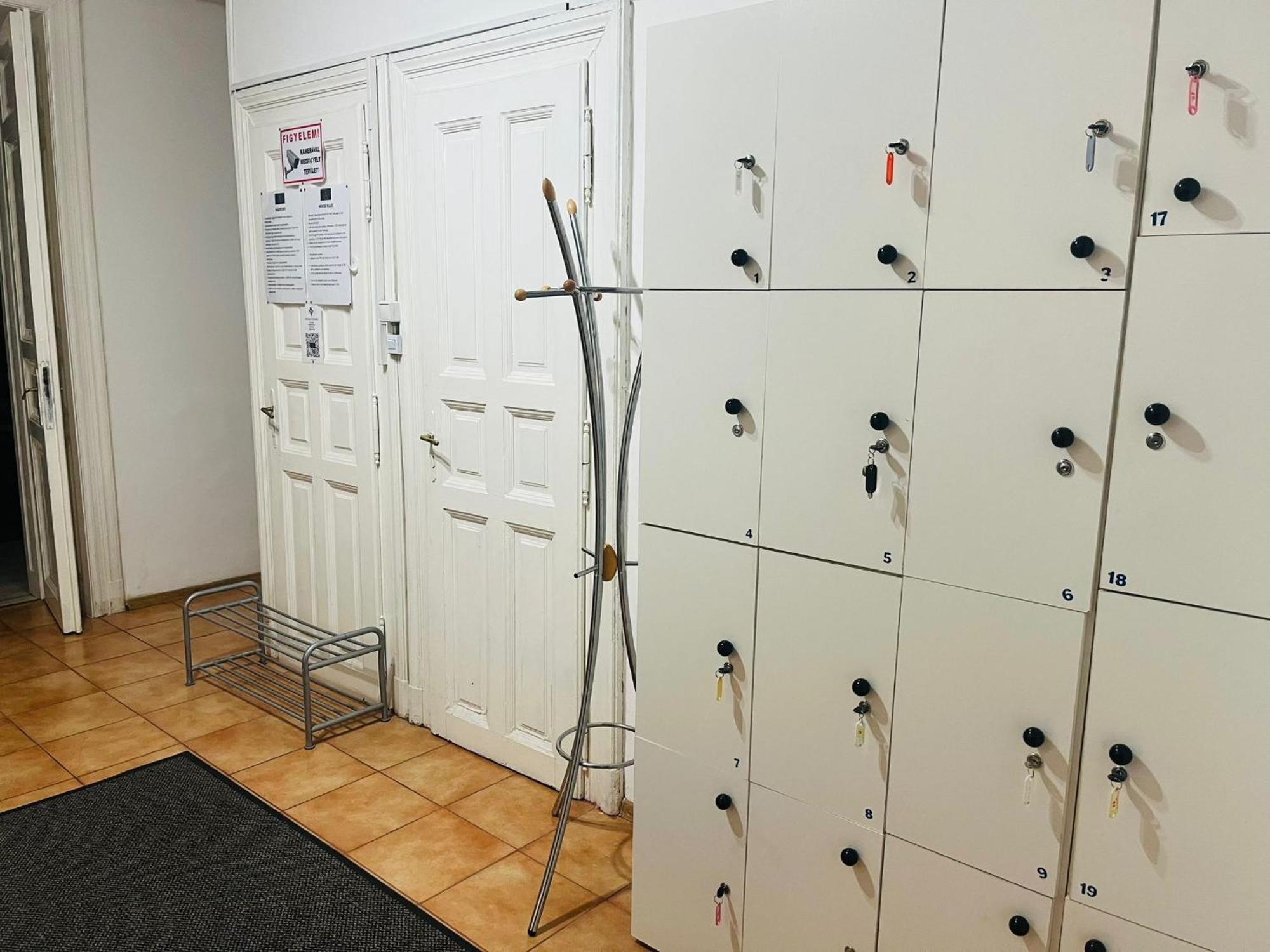 Ejjeli Majom Hostel Budapeşte Dış mekan fotoğraf