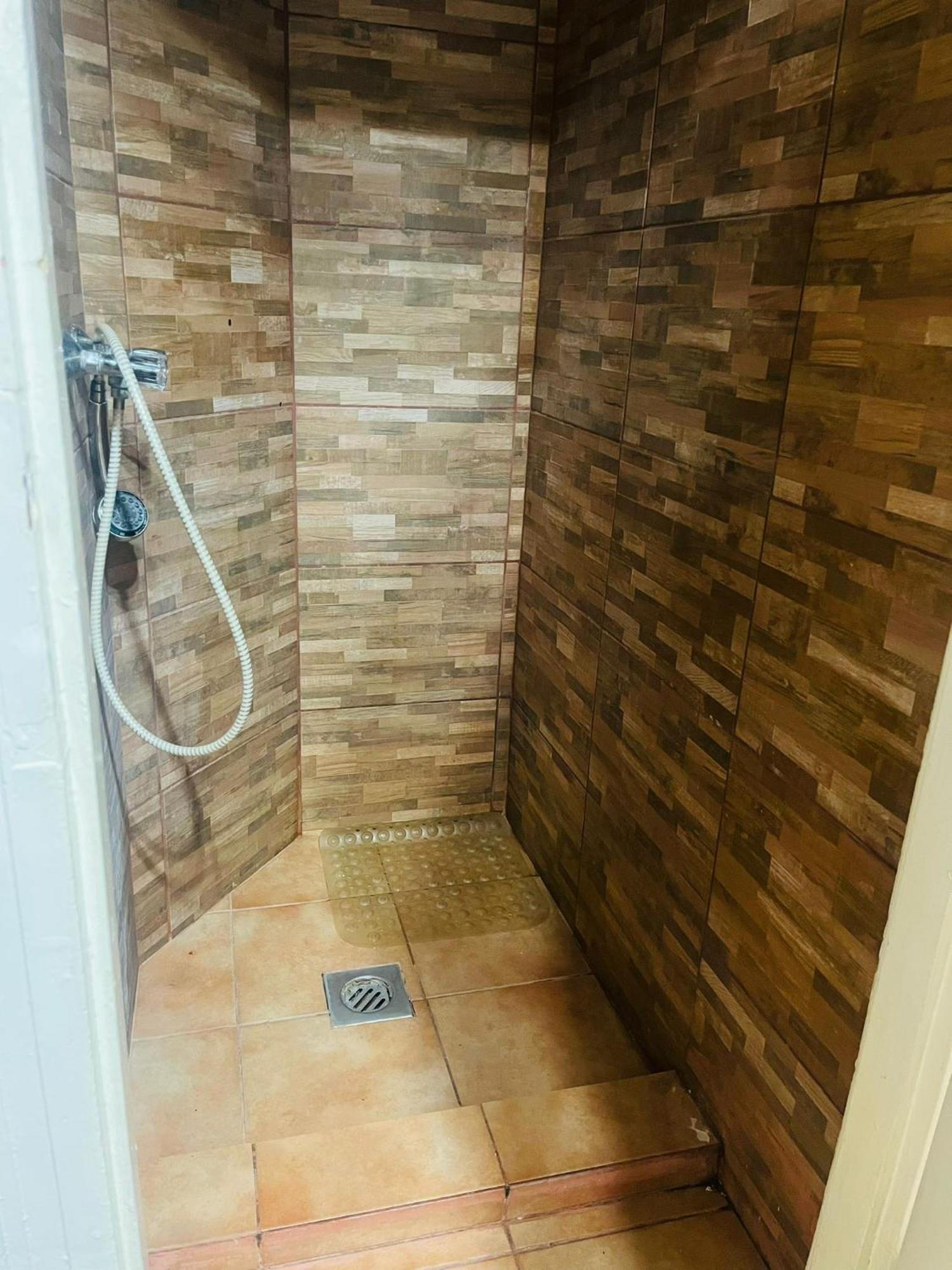Ejjeli Majom Hostel Budapeşte Dış mekan fotoğraf