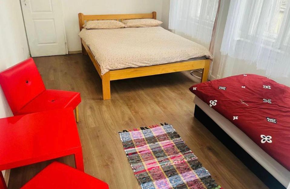Ejjeli Majom Hostel Budapeşte Dış mekan fotoğraf